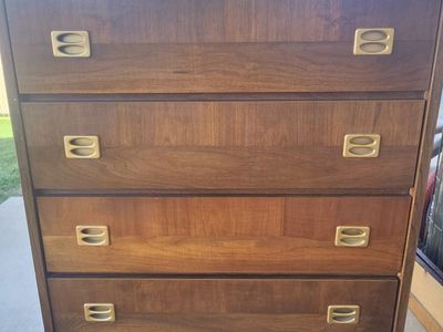 Beautiful MCM mid century modern Dresser