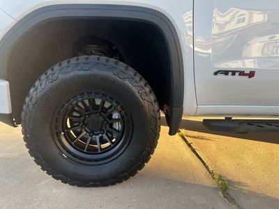 Lock Baja 285/70R17 Mickey AT
