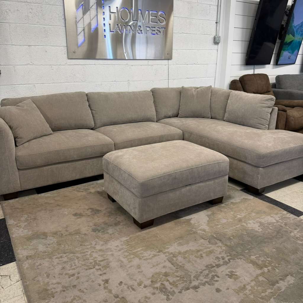 COSTCO THOMASVILLE WALSEN 3-PIECE FABRIC SECTIONAL W/ STORAGE OTTOMAN!