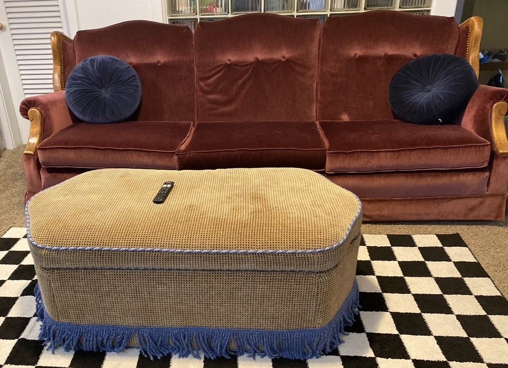 Couch and love seat pink/mauve Vintage 60’s 70’s