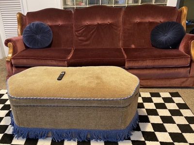 Couch and love seat pink/mauve Vintage 60’s 70’s