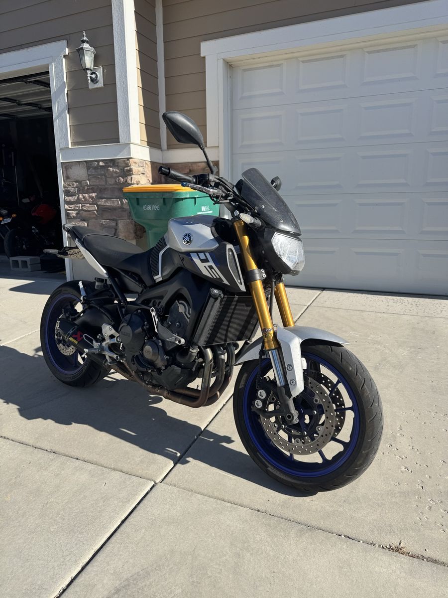 Yamaha FZ-09 (MT-09)