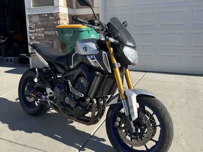 Yamaha FZ-09 (MT-09)