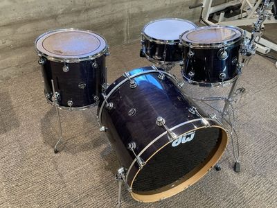DW Performance Series Shell Pack