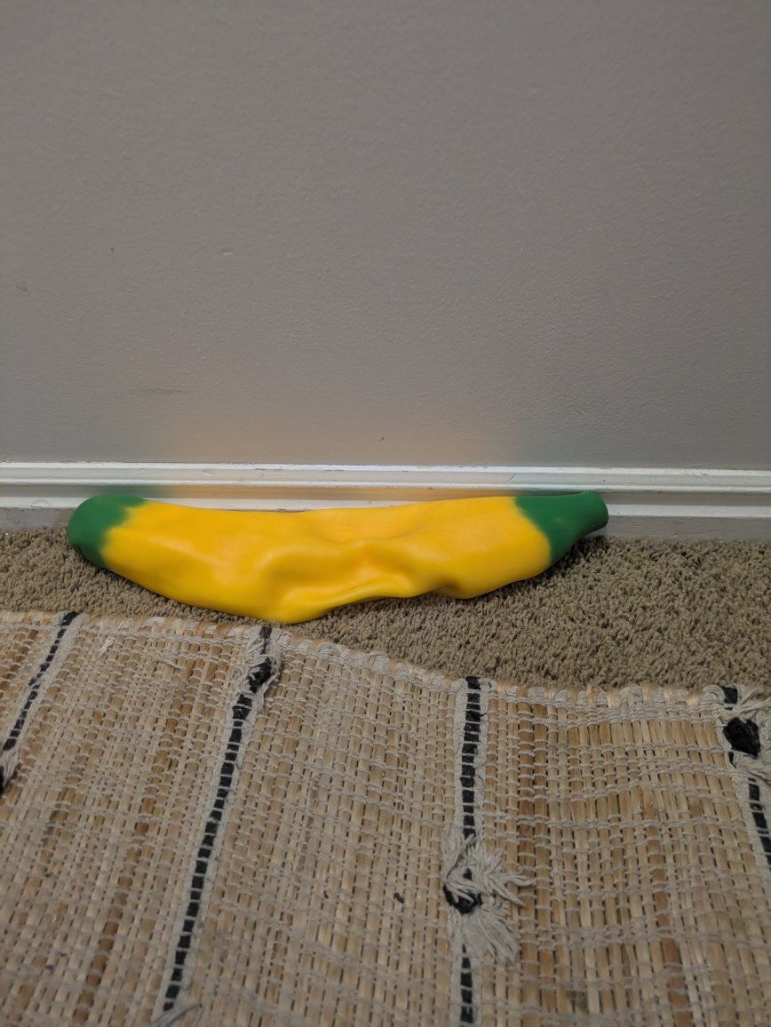 squeezy banana squishy