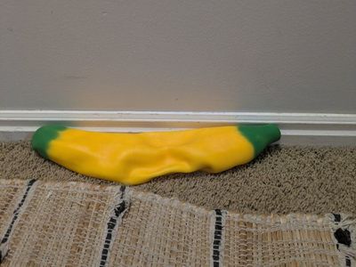 squeezy banana squishy