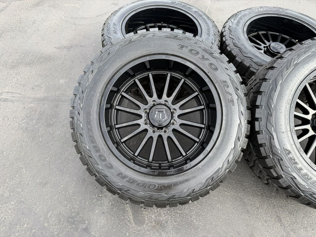 22x12 TIS 567 8 Lug 8x170 Ford 37x13.50R22 Toyo RT