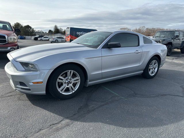 2013 FORD MUSTANG V6
