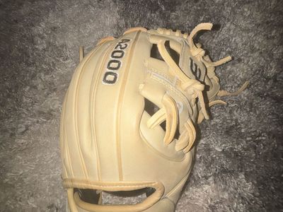 Wilson A2000