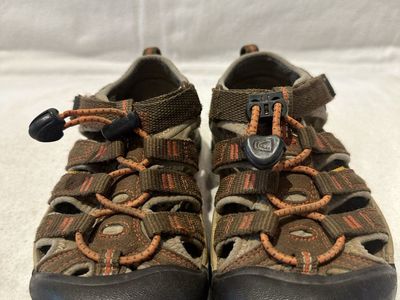 Keen toddler size 11 brown/orange trim, washable, hiking sandals