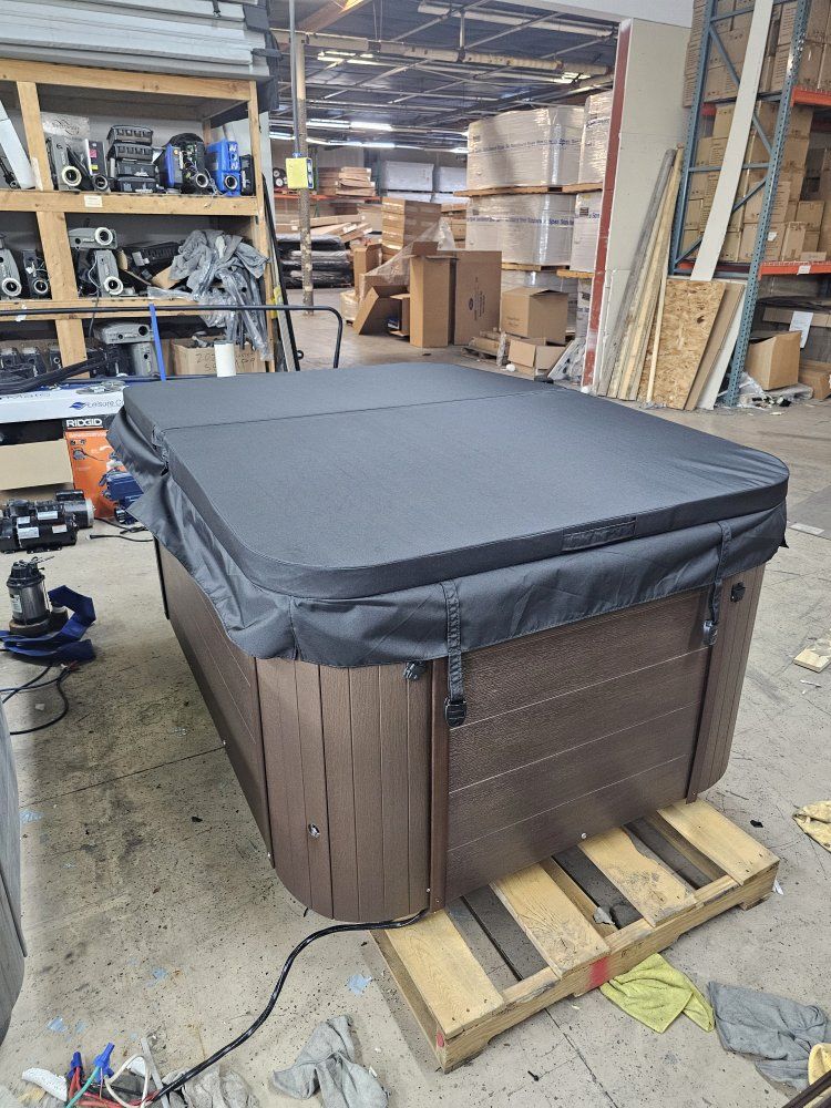 2018 Clearwater Spas ES76R Trilogy Hot Tub