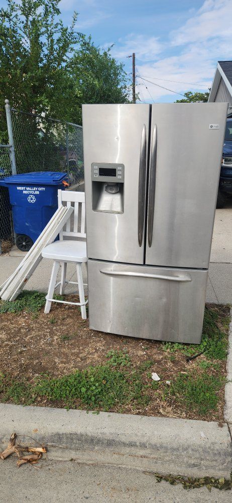 GE Profile French Door Refrigerator Stainless Steel with Ice Maker