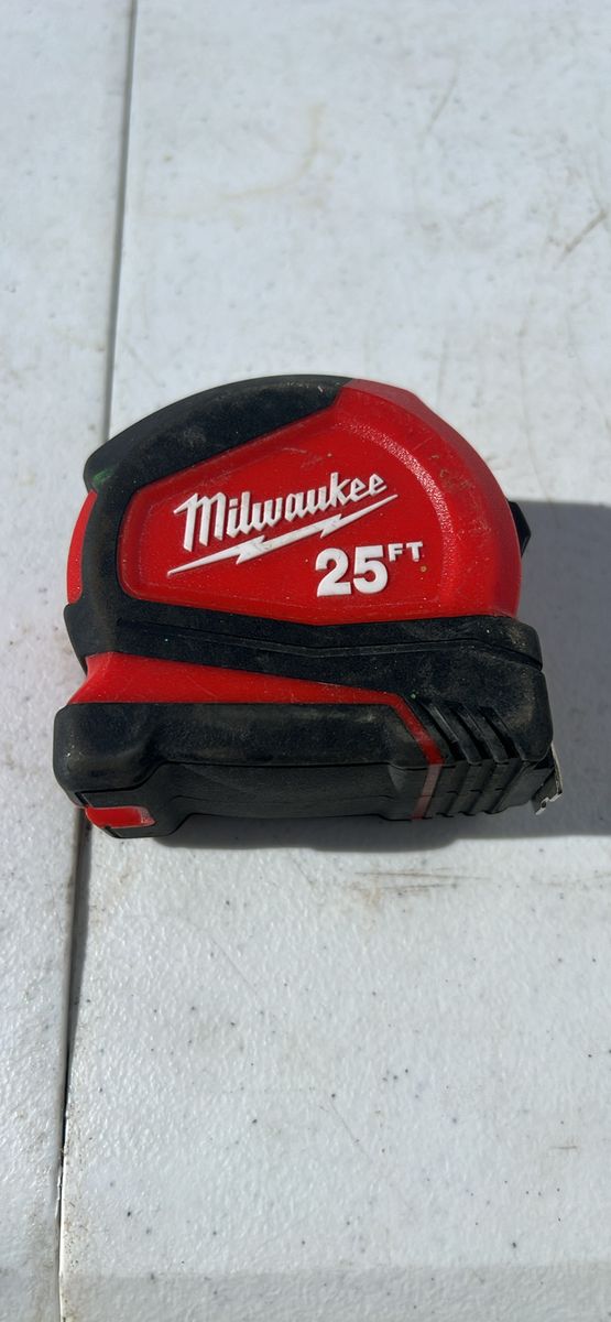 Milwaukee 25 ft. Compact Tape Measu