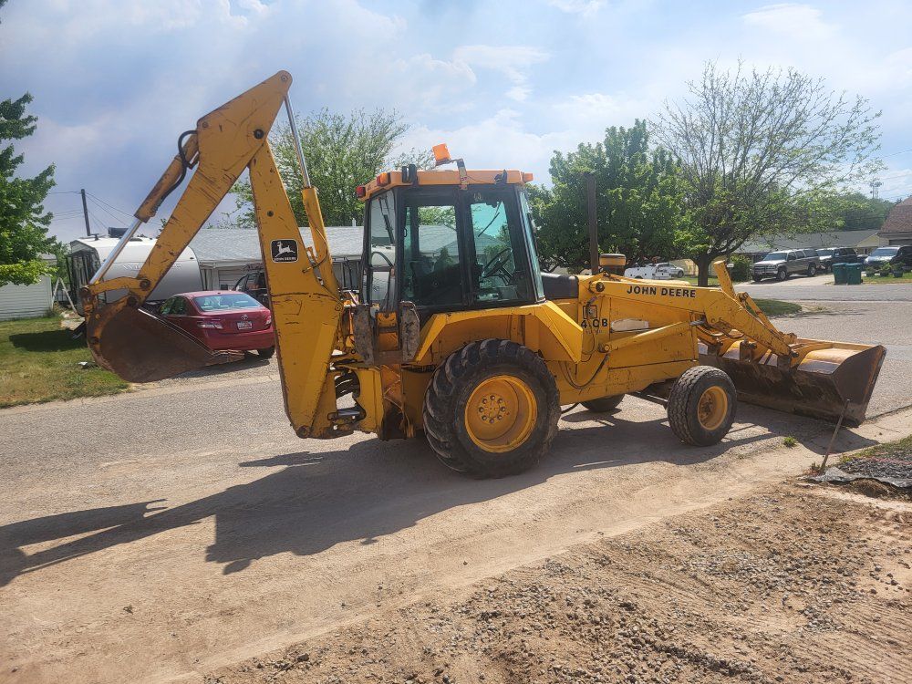 John Deere 410 B Turbo backhoe