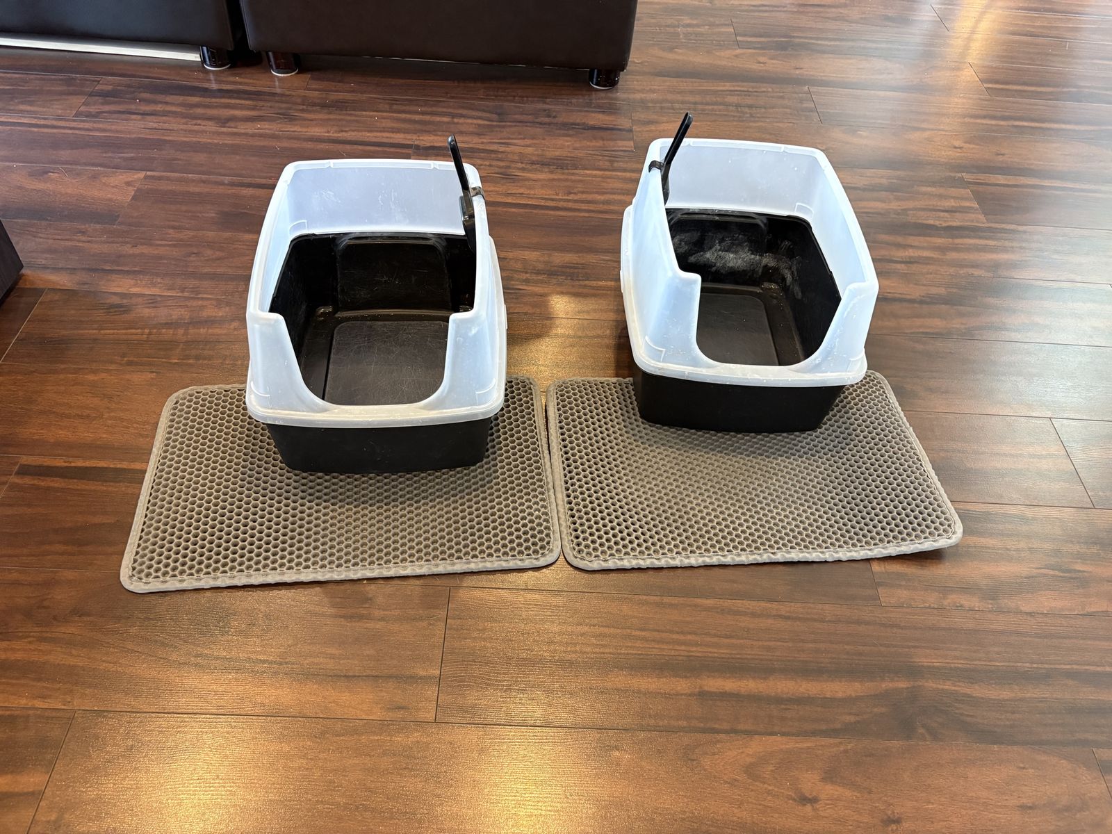 2 Cat Litter Boxes with Mats & Scoopers - Black & White