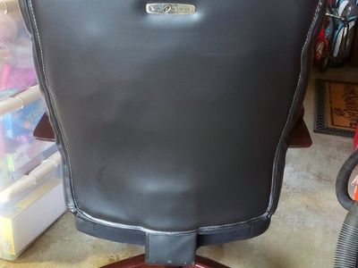 NICE LEATHER LAZY BOY OFFICE ROLLING RECLINER