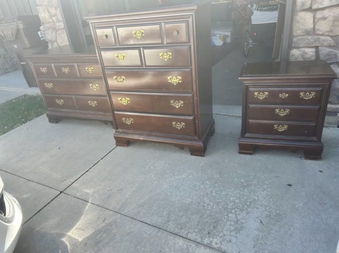 Bassett Cherry Wood 3-Piece Bedroom Set - Dressers & Nightstand - Scuffs & Wear