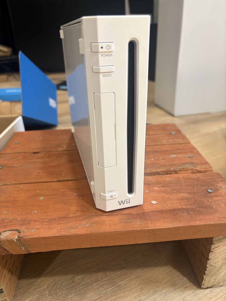 Nintendo Wii Console RVL-001 (White)