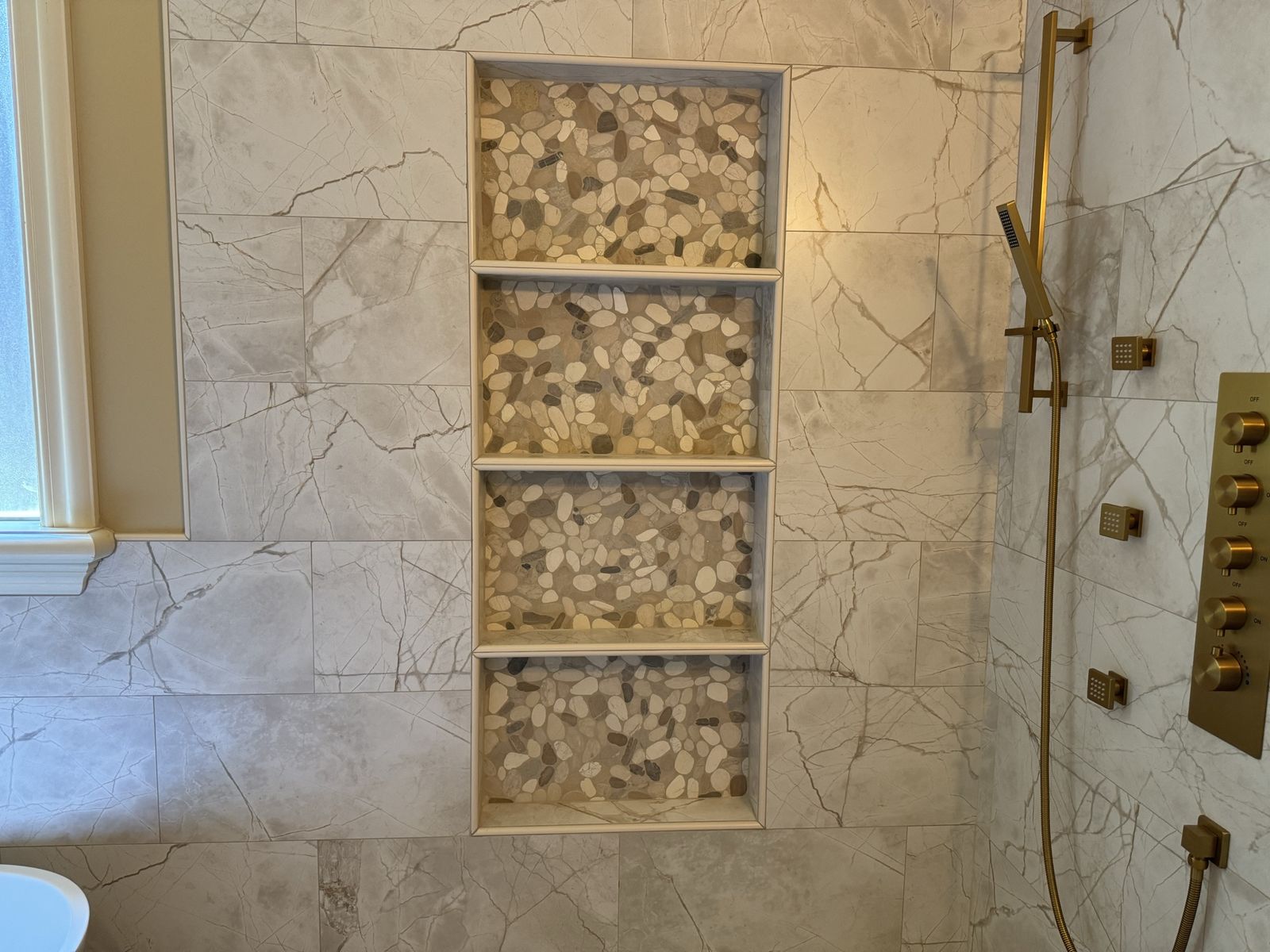 Main image 11
