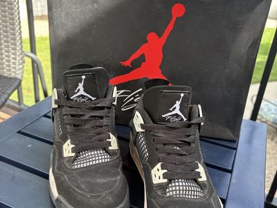Air Jordan 4 Retro