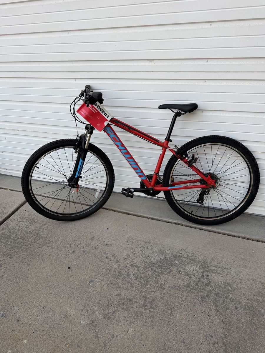 BRAND NEW Schwinn Mesa 3 Hardtail Mountain Bike - Red/Blue. 