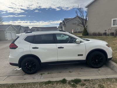 2017 NISSAN ROGUE SV