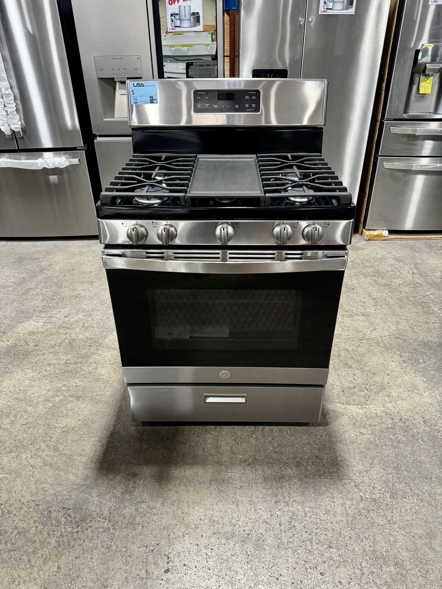 GE GAS STAINLESS STEEL RANGE WITH STEAM CLEAN