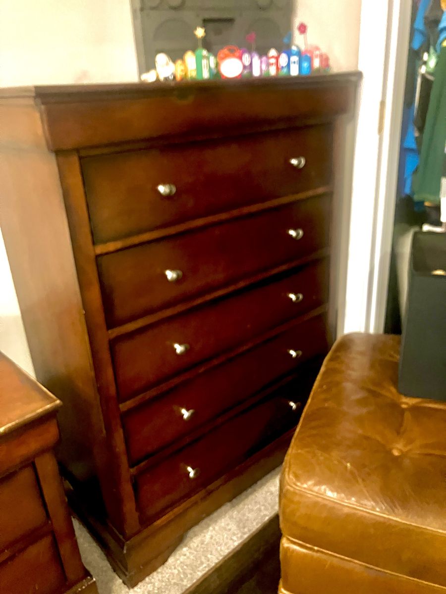 Chest of Drawers