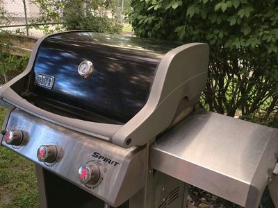 WEBER SPIRIT E-310 3-BURNER PROPANE GAS GRILL