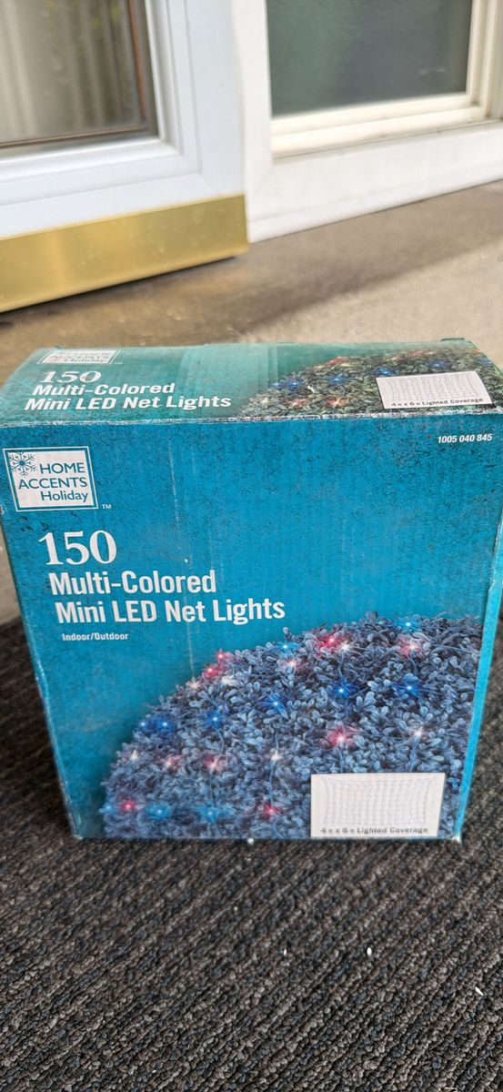Home Accents Holiday 150 Multi-Colored Mini LED Net Lights 4ft x 6ft Indoor Outdoor