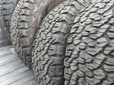 lightly used 37x12.50r17 BFG ko2