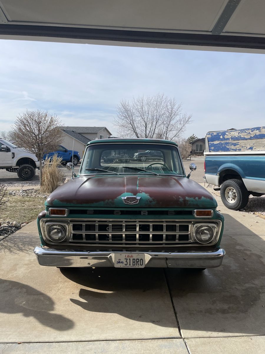 1965 Ford F-100 XLT