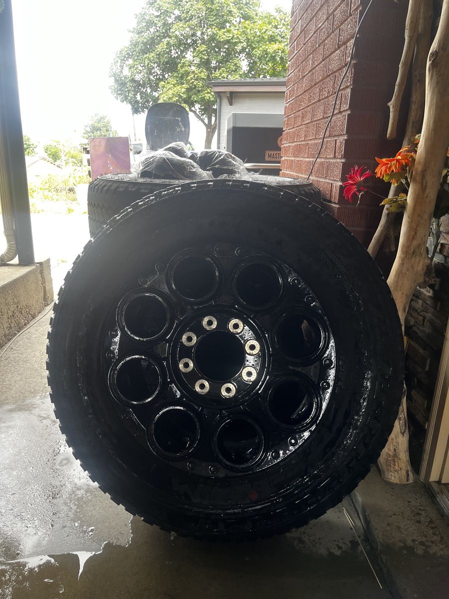 Bridgestone LT275/65/R20 Dueler A/T