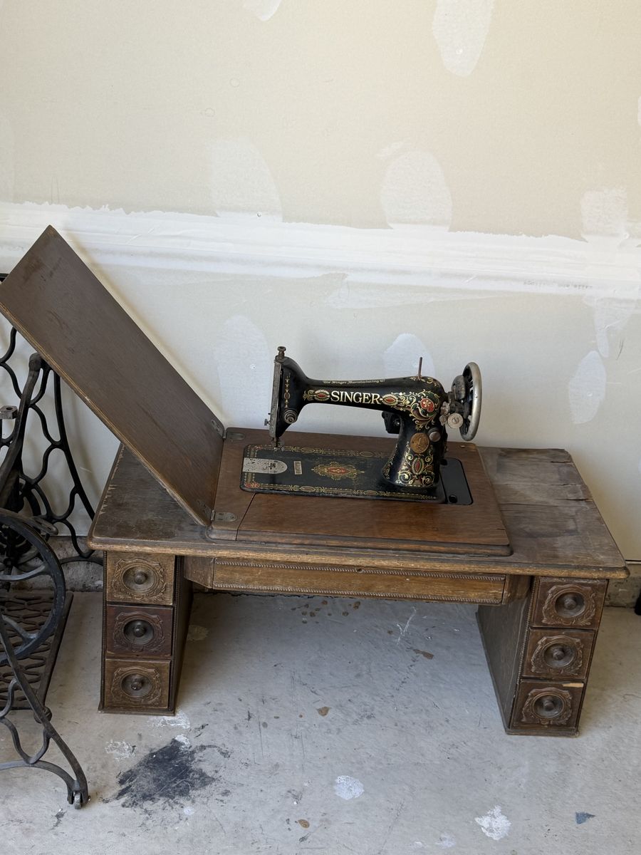 Vintage SINGER Sewing Machine with Cabinet - Antique Treadle Base - Decorative