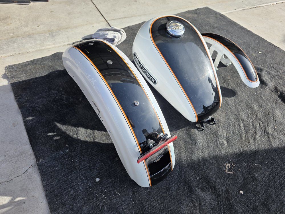 Harley-Davidson tank and fenders