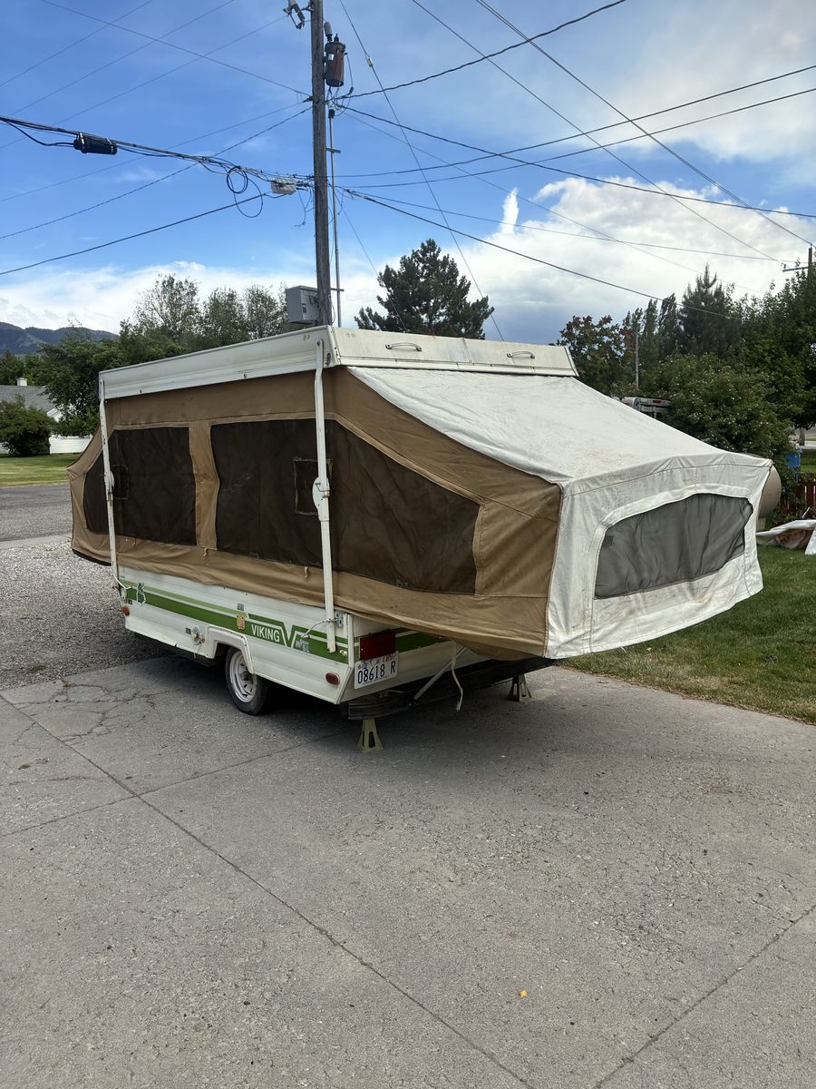 Little Viking tent trailer