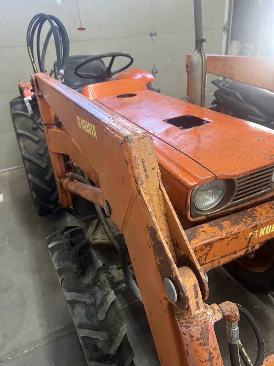 Kubota 4x4 with loader