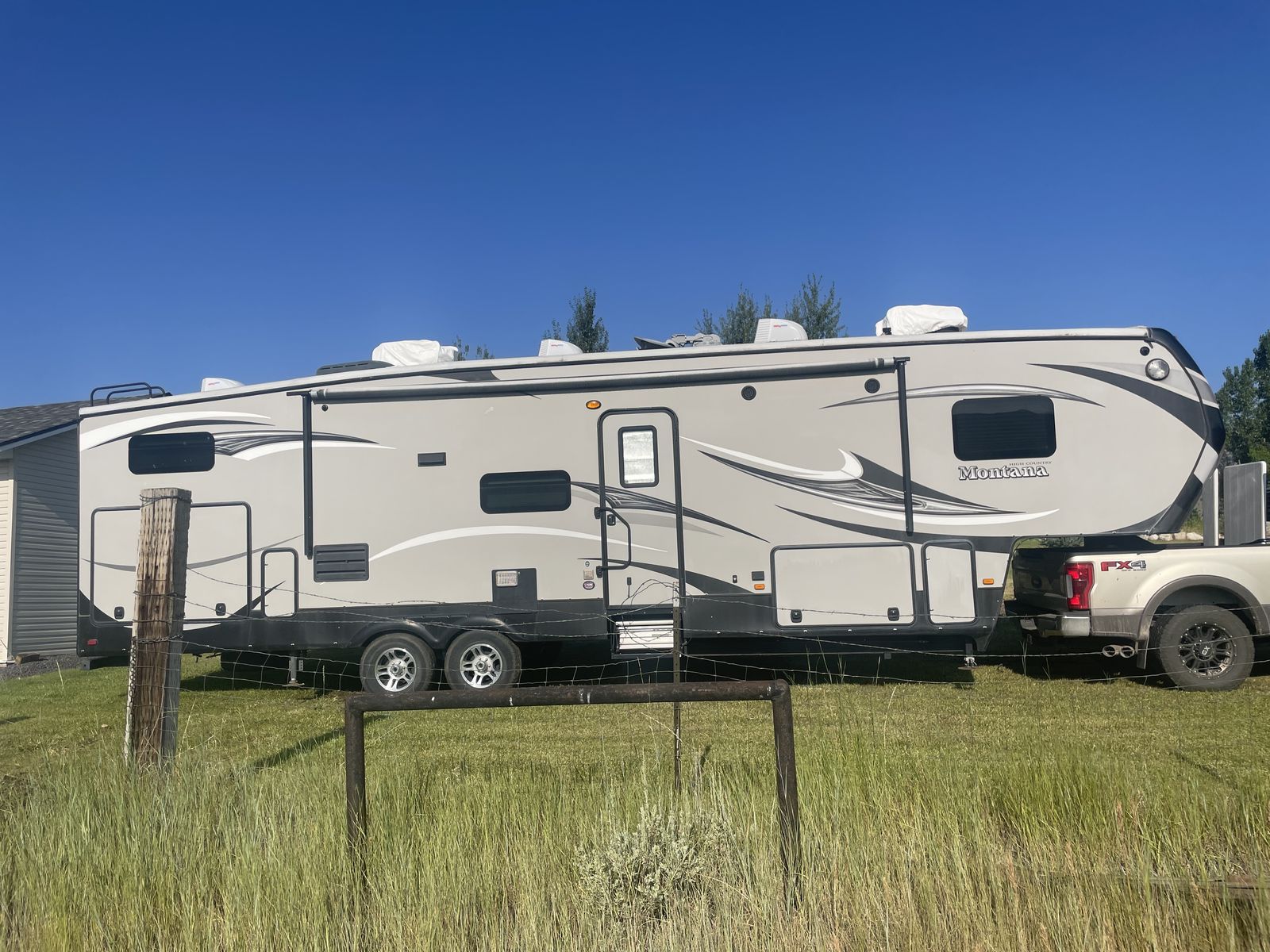 2016 Keystone Montana High Country Fifth Wheel