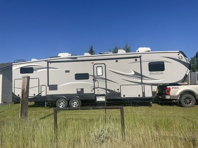 2016 Keystone Montana High Country Fifth Wheel
