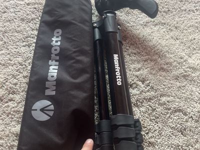 Manfrotto Compact Advanced Tripod with 3-Way Head and Carry Bag - Black
