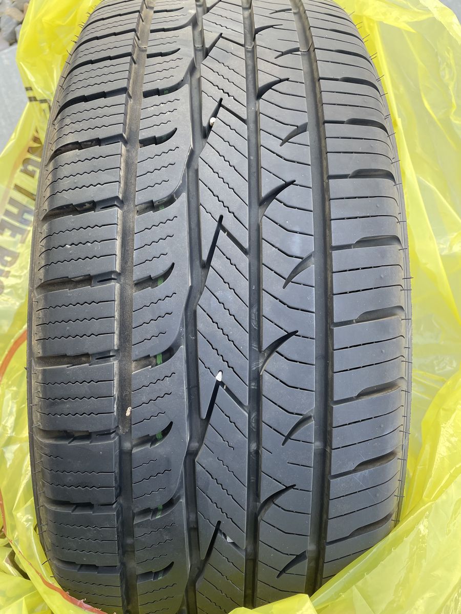 22560R17 99H LIKE NEW, 95% of life, Four (4) BIG O TIRES Legacy All Season Plus Tires