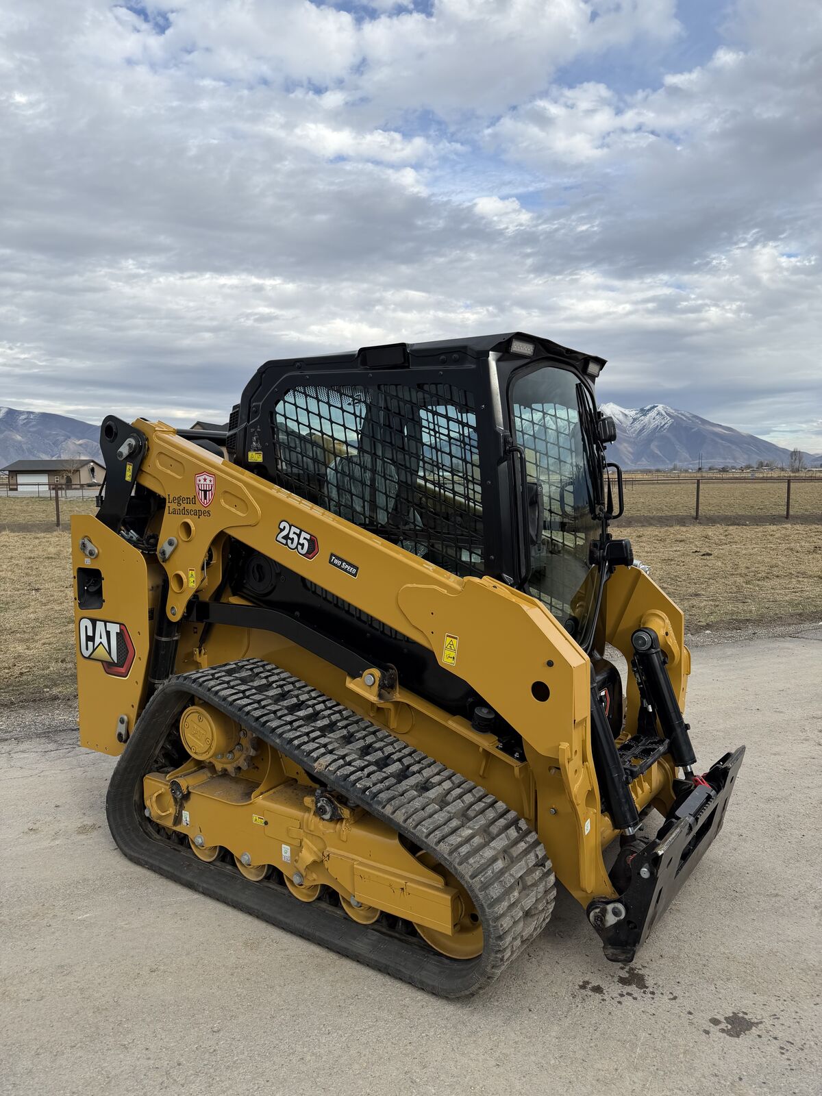 2025 Caterpillar 255