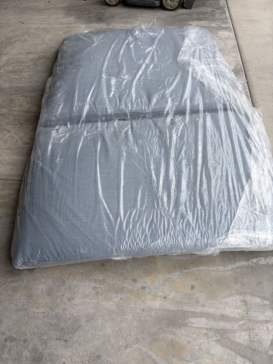 Brand New Pottery Barn Outdoor Daybed Lounge Pad