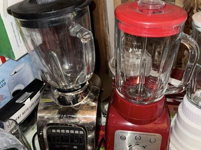 Electric Kenmore and Oster glass blender