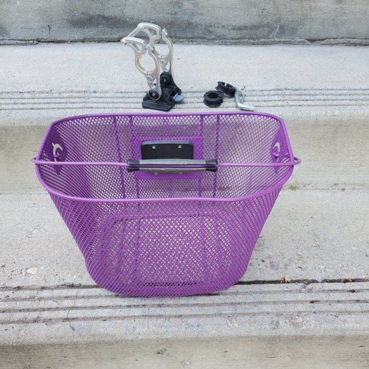 Bike handle bar basket. (Electra brand)