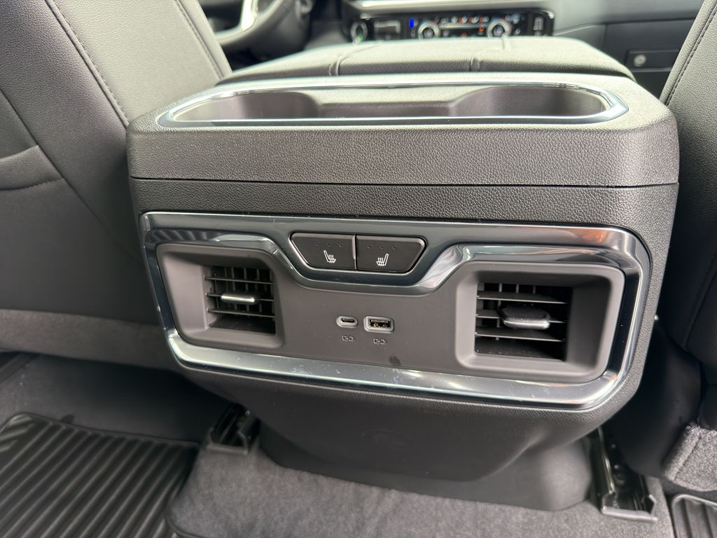 Main image 33
