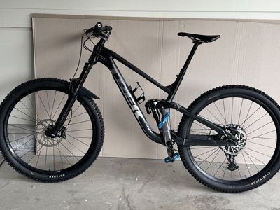 Trek Slash 8