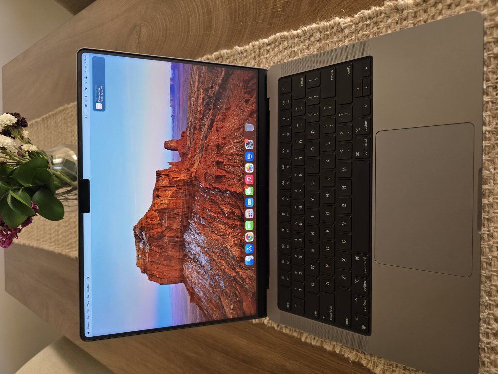 MacBook Pro 14” (2021) – M1 Pro – 16GB RAM – 512GB