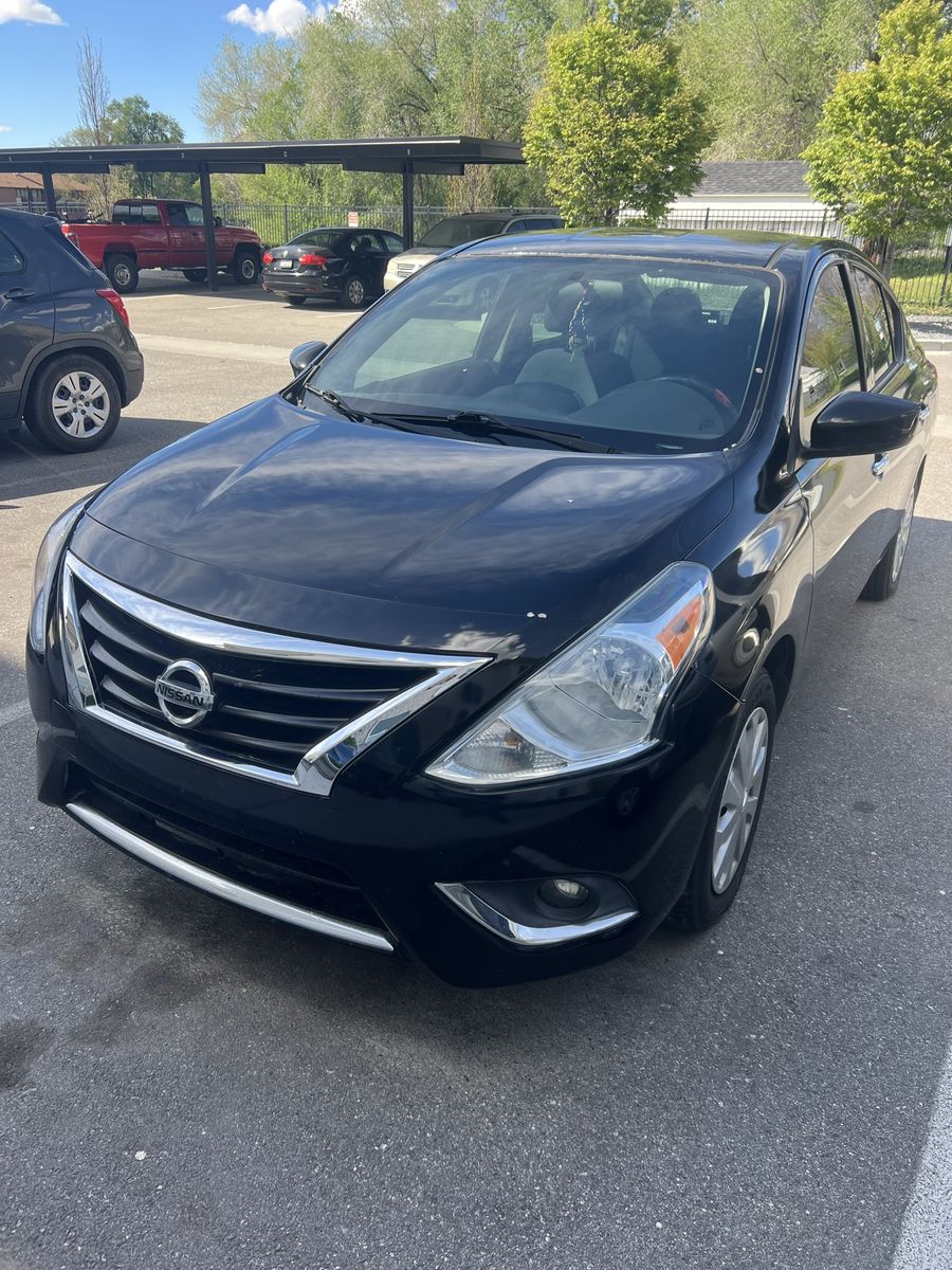 2016 Nissan Versa SV