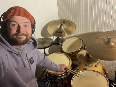 Drummer Looking To Jam.
